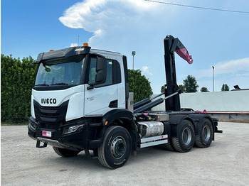 Autocarro scarrabile IVECO Trakker