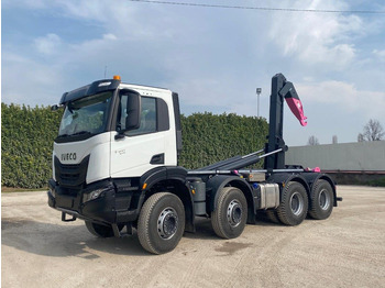 Autocarro scarrabile IVECO Trakker