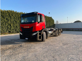 Autocarro scarrabile IVECO X-WAY