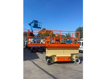Piattaforma a pantografo JLG
