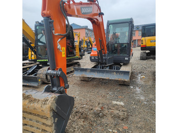Miniescavatore DOOSAN DX60