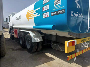 Camion cisterna SINOTRUK HOWO