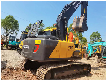 Escavatore cingolato VOLVO EC140