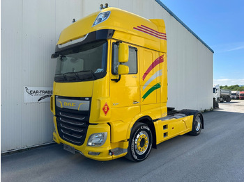 Trattore stradale DAF XF 530