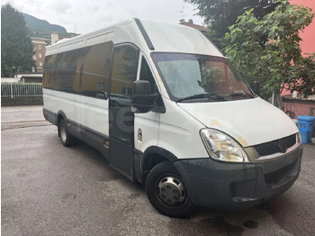 Autobus extraurbano IVECO Daily