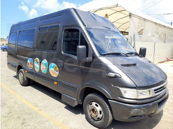 Autobus extraurbano IVECO Daily