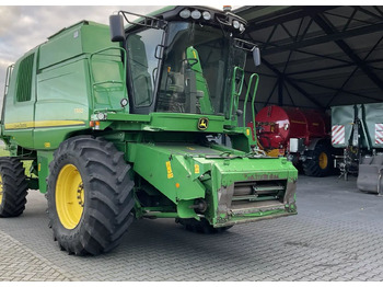 Mietitrebbia JOHN DEERE T560