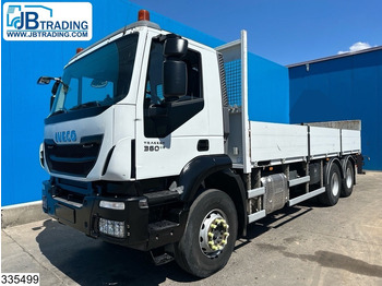 Autocarro con pianale/ Cassone fisso IVECO Trakker