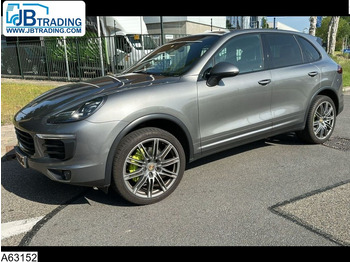Autovettura PORSCHE