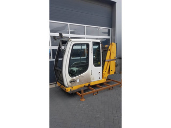 Cabina e interni LIEBHERR