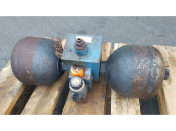 Idraulica Liebherr L544 - 7623077 - Valve/Ventile/Ventiel: foto 2 Idraulica Liebherr L544 - 7623077 - Valve/Ventile/Ventiel: foto 2