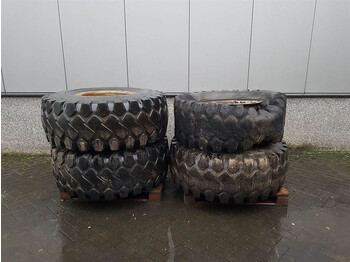 Cerchi e pneumatici TEREX