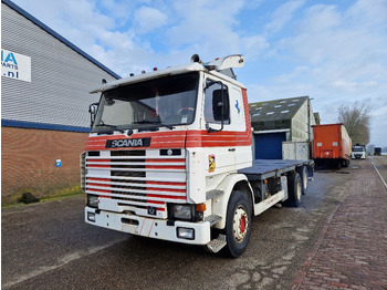 Autocarro con pianale/ Cassone fisso SCANIA R142