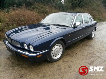 Autovettura JAGUAR
