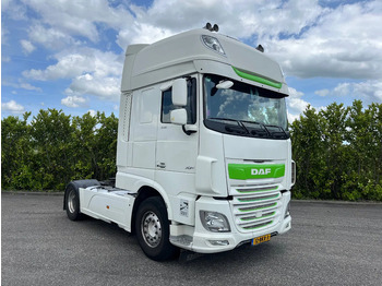 Trattore stradale DAF XF 530