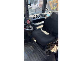 Trattore New Holland TM175: foto 4