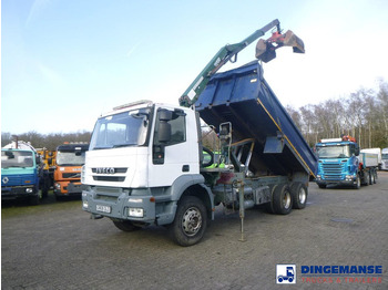 Camion con gru IVECO