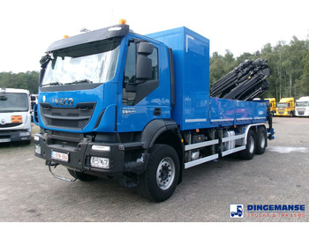 Camion con gru IVECO