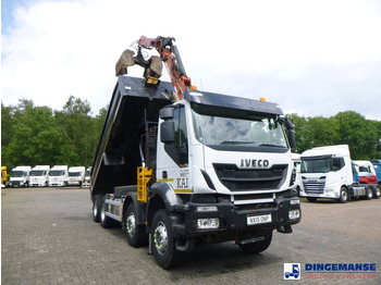 Camion con gru Iveco Trakker 360 Euro 6 8x4 RHD tipper + Atlas 130.2VGL: foto 2