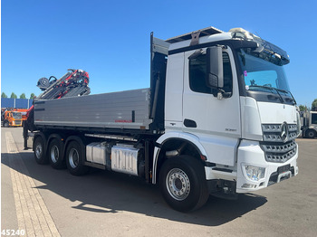 Autocarro ribaltabile, Camion con gru Mercedes-Benz Arocs 3251 8x4 Euro 6 Retarder Palfinger 34 Tonmeter laadkraan + Fly-Jib 2 zijdige kipper Just 146.766 km!: foto 4