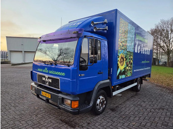 Autocarro furgonato MAN
