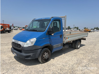 Furgone con cassone fisso IVECO Daily 35c11