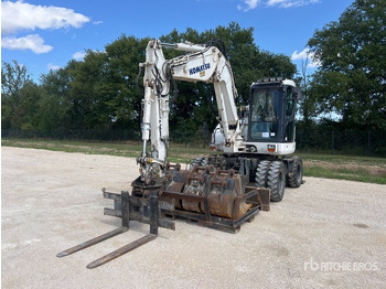 Escavatore gommato KOMATSU