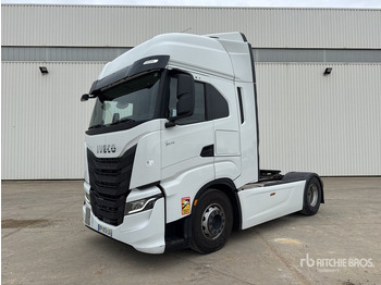 Trattore stradale IVECO
