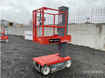 Elevatore verticale SKYJACK