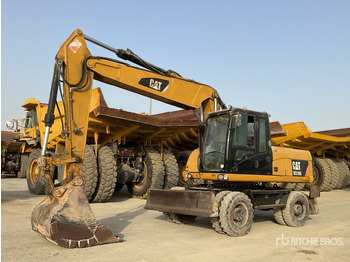 Escavatore gommato CATERPILLAR M318D