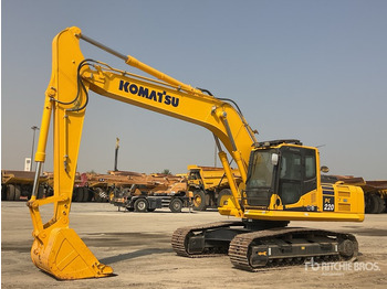 Escavatore cingolato KOMATSU PC220-8