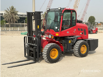 Carrello elevatore fuoristrada