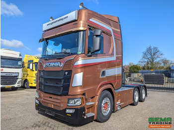 Trattore stradale SCANIA S 730