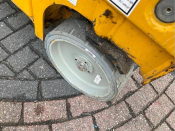 Leasing di Haulotte Compact 14  Haulotte Compact 14: foto 4 Leasing di Haulotte Compact 14  Haulotte Compact 14: foto 4