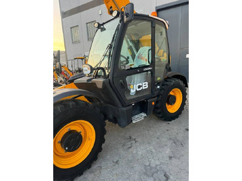 Sollevatore telescopico JCB