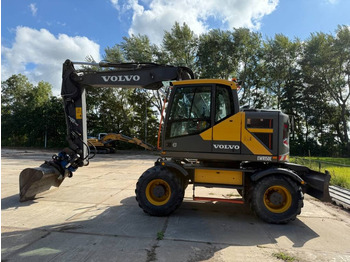 Escavatore gommato VOLVO EWR150E