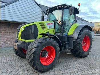 Trattore CLAAS Axion 810