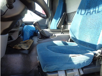 Camion centinato DAF LF55.180 + MANUAL + LIFT: foto 5 Camion centinato DAF LF55.180 + MANUAL + LIFT: foto 5