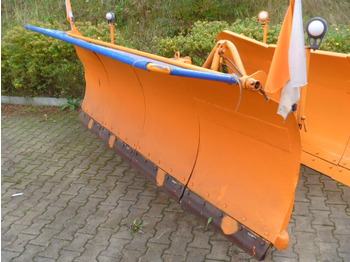 Lama neve UNIMOG
