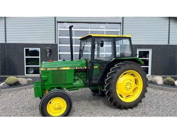 Trattore JOHN DEERE 2040