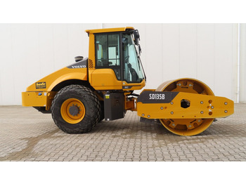 Rullo compattatore/ Rullo compressore VOLVO SD135B