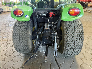 Trattore John Deere 3320: foto 4