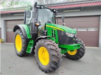 Trattore JOHN DEERE 6100M