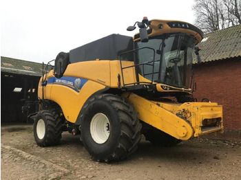 Mietitrebbia NEW HOLLAND CX series