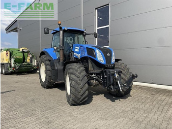 Trattore NEW HOLLAND T8