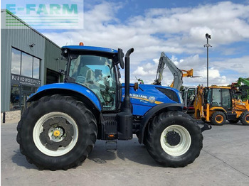 Trattore NEW HOLLAND T7