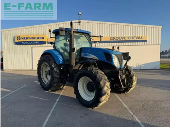 Trattore NEW HOLLAND T7000