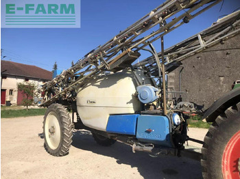 Polverizzatore trainato