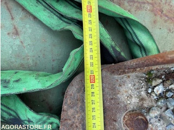 Benna per pala GODET DE CHARGEUR 2800 LITRES EN ATTACHE TYPE VOLVO: foto 5 Benna per pala GODET DE CHARGEUR 2800 LITRES EN ATTACHE TYPE VOLVO: foto 5