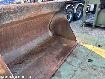 Benna per pala GODET DE CHARGEUR 2800 LITRES EN ATTACHE TYPE VOLVO: foto 2 Benna per pala GODET DE CHARGEUR 2800 LITRES EN ATTACHE TYPE VOLVO: foto 2